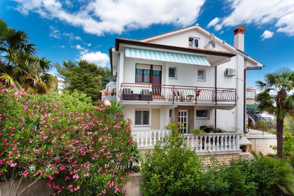 Apartmani Braut Kornić エクステリア 写真